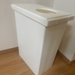 譲ります　蓋なし　ゴミ箱の画像