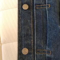 ジーユー デニムジャケットの画像