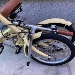 未使用品　折り畳み自転車　16インチの画像