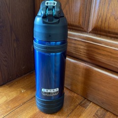 NIKEステンレスボトル500ml青の画像