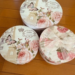 薔薇の箱3個セットの画像