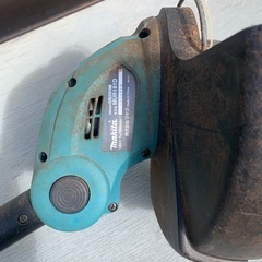 makita ナイロンコード式充電草刈機 MUR181D 使用回数10回程　18vの画像