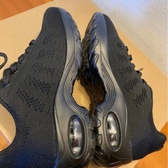 新品未使用品 スニーカー ブラック メッシュ スポーツシューズ 通勤 通学 運動 スポーツの画像