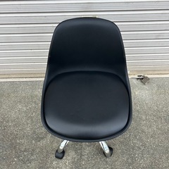 調整可能　ブラック　チェアーの画像
