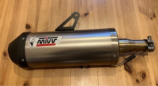 トライアンフタイガー900GTスリップオンマフラー