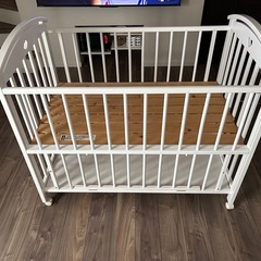 ベビーベッドの画像