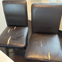 ダイニングテーブルの画像