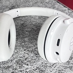 オーディオテクニカ ATH-S220BT WH ワイヤレスヘッドホン bluetooth 最大60時間再生 急速充電 低遅延モード マルチポイント対応 オンイヤーヘッドホン 薄型 国内正規品 ATH-S220BT WH ホワイトの画像