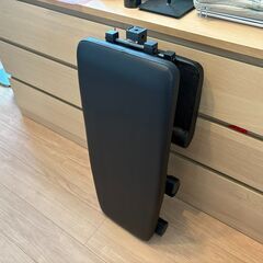 【ほぼ新品】筋トレ用の折り畳み式ベンチとダンベルの画像