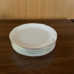 白い皿 5枚セットの画像