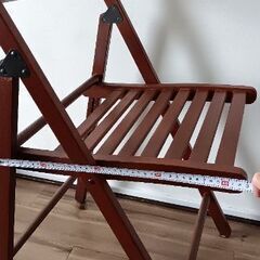 IKEAの折りたたみ椅子の画像