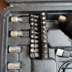 【受け渡し者決定】電動ドリル　工具セットの画像