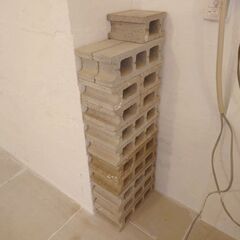 コンクリートブロック 32個 (無料)の画像