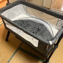 ベビーベッドの画像