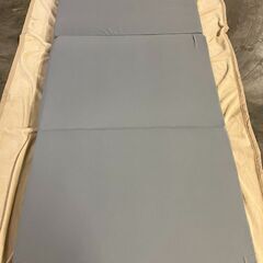 【購入者確定】持ち運び楽々！　三つ折りマットレス　商品番号:203の画像