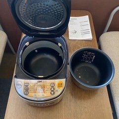 ★象印 IH 炊飯器 極め炊き NP-HF10 5.5合 プラチナ厚釜 ステンレス 熟成炊き 豪熱沸とう うるつや保温 30時間 ZOJIRUSHI 2017年製★の画像