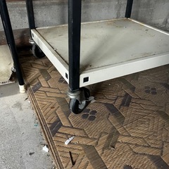 金属製のラックの画像