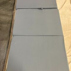 【お持ち帰り限定】持ち運び楽々！　三つ折りマットレス　商品番号:204の画像