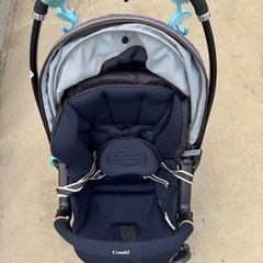 Combi（コンビ）ベビーカー　メチャカルハンディ オート4キャス compact（ネイビー系）日傘付きの画像