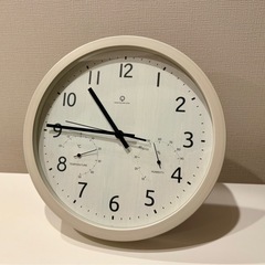ニトリ 温湿度計付き 掛け置き兼用時計(ホワイトウォッシュ)の画像