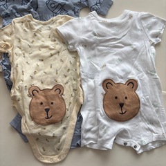 H&M.GAP.ベビーロンパース4枚セットの画像