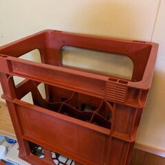 一升瓶ケース4箱の画像