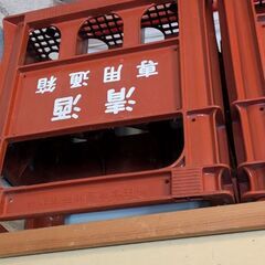 一升瓶ケース4箱の画像