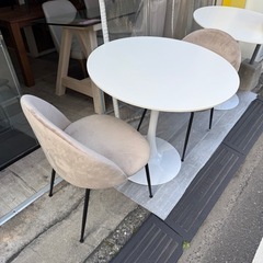 テーブル　チェア　三点セットの画像