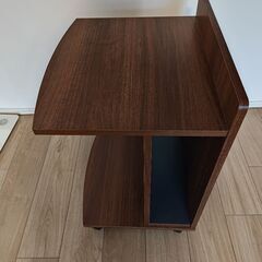 キャスター付サイドテーブルの画像