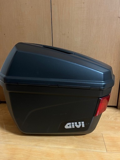 ◆引取来方限定◆GIVI サイドケース E22 鍵４個付き 赤テールランプ付の希少旧モデル美品◆