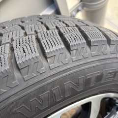 スタッドレスタイヤの画像