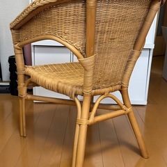 ラタンチェアの画像
