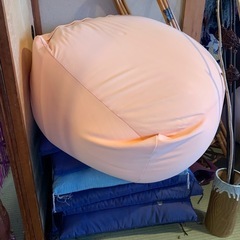 人をダメにするクッション　ふかふか　ビーズクッションの画像