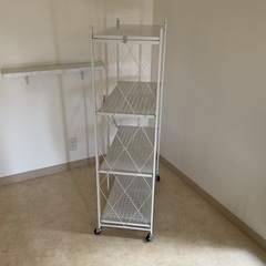 【ほぼ新品】4段折りたたみスチールラックキャスター付きの画像