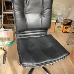 ★無料配達★ 【新品・未使用】デスクチェア オフィスチェア 油圧昇降式 キャスター付き 座り心地いいです。（２の１）の画像