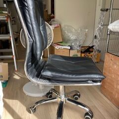 ★無料配達★ 【新品・未使用】デスクチェア オフィスチェア 油圧昇降式 キャスター付き 座り心地いいです。（２の１）の画像