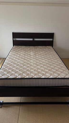 ダブルベッド（幅140cm）＋マットレス／引き取り限定〔板橋区・蓮根駅近く〕