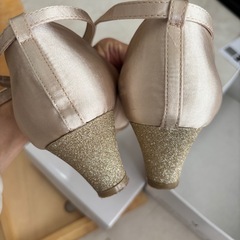 ゴールド　パンプス　LL　25cm 4Eの画像