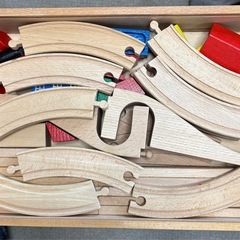 電車おもちゃ外国製の画像