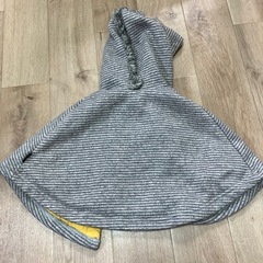 moujonjon 70から80サイズ　ケープ　古着の画像