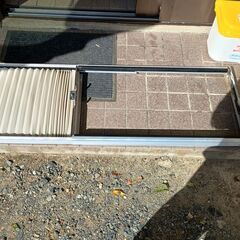 TOYOTOMI　窓用エアコン　TIW-A16F　2005年製　動作品　窓枠付きの画像