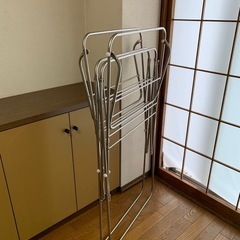 スチール洗濯物干しの画像