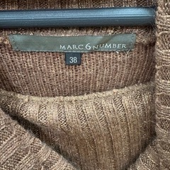 MARC 6 NUMBERタートルネックセーターの画像