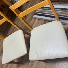 木製折りたたみテーブル＆椅子2脚セットの画像