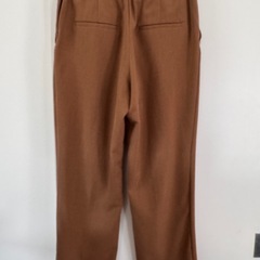 Le souk ブラウン テーパードパンツの画像