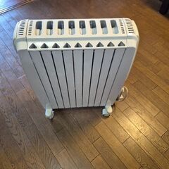 デロンギオイルヒーターほとんど未使用の画像