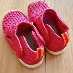 美品✨サンダル🩷13.5cm ニューバランスの画像