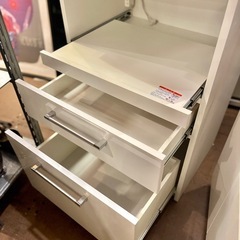 《売約済》泉洋化工 食器棚 キッチンボード レンジボード スリム 炊飯器 ラック コンセント 付き 引き出し ホワイト 収納棚 キッチン コンパクト 収納台 白家具 kitchen board cabinet kitchen storage microwave cabinet rice cooker shelf コンパクト家具 家電ラック 家電 収納の画像