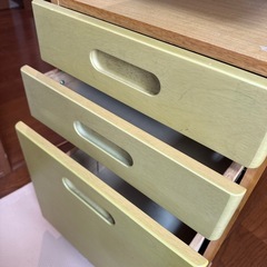 学習机のワゴンの画像