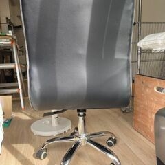★無料配達★ 【新品・未使用】デスクチェア オフィスチェア 油圧昇降式 キャスター付き 座り心地いいです。（２の２）の画像